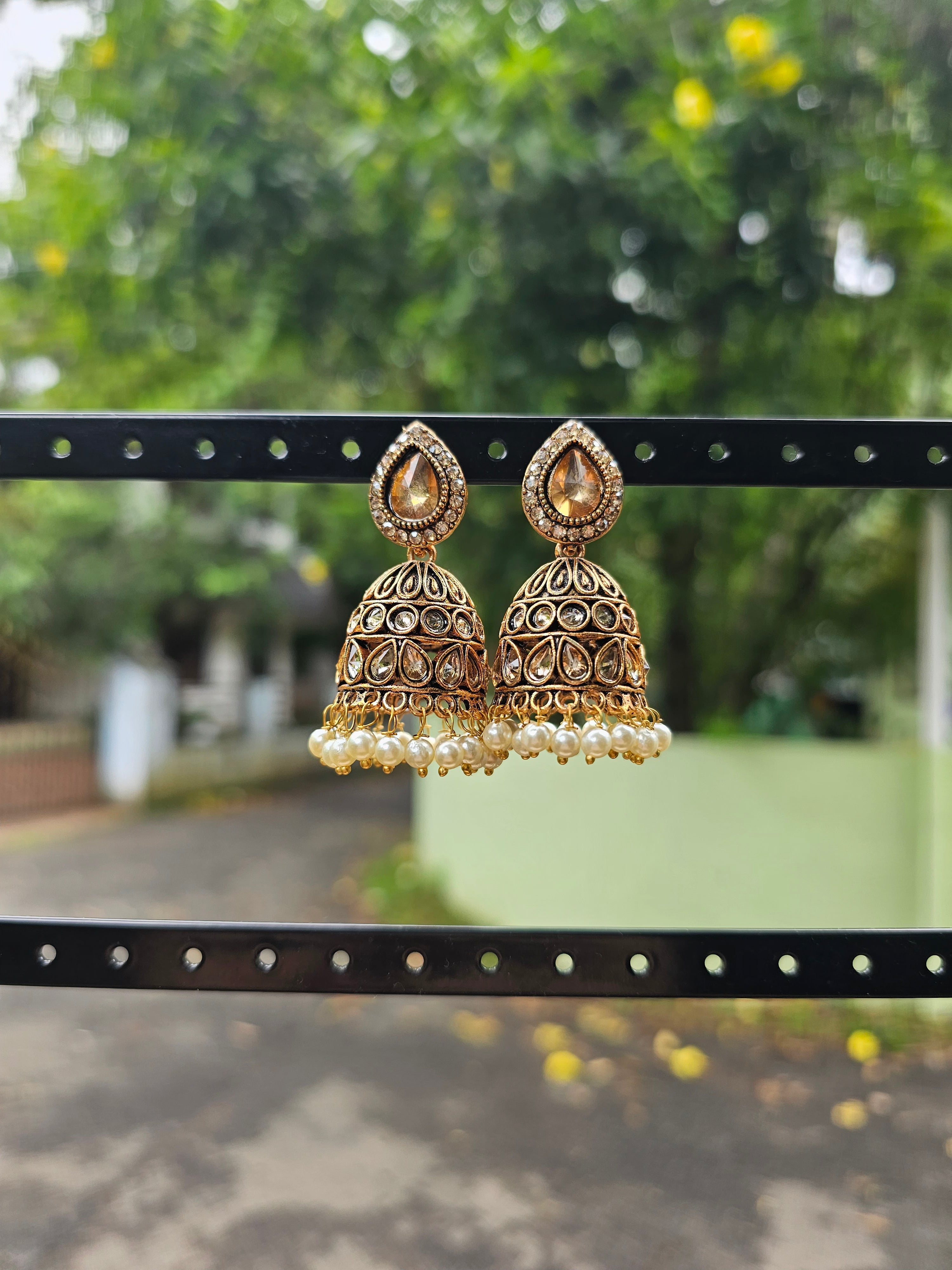 Kundan Pearl Jhumka