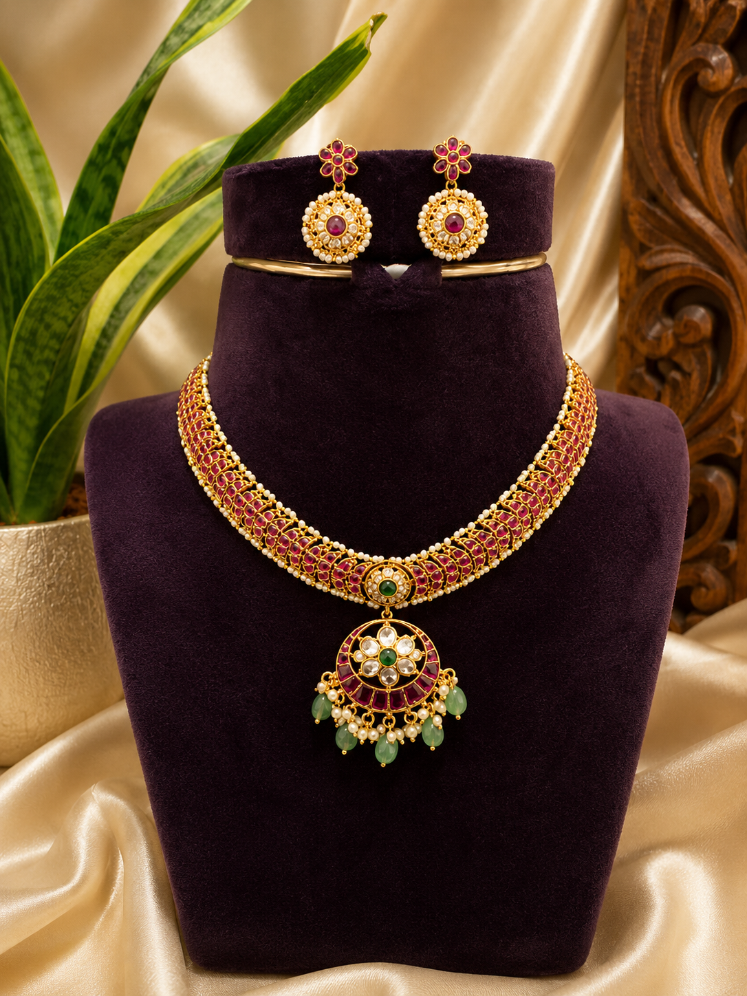 Advika Kemp Necklace